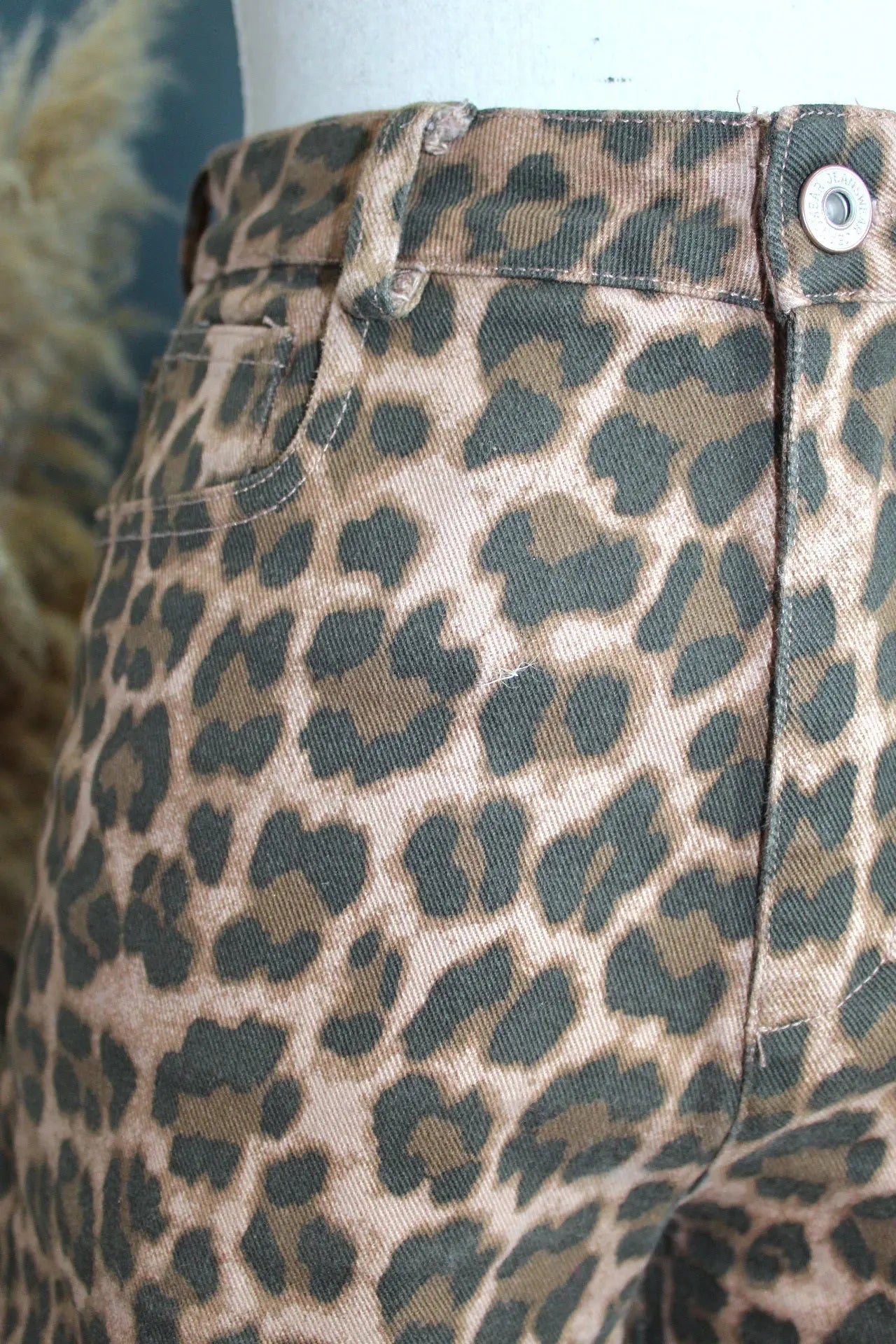 Jean EDEN Leopard coupe droite noden boutique