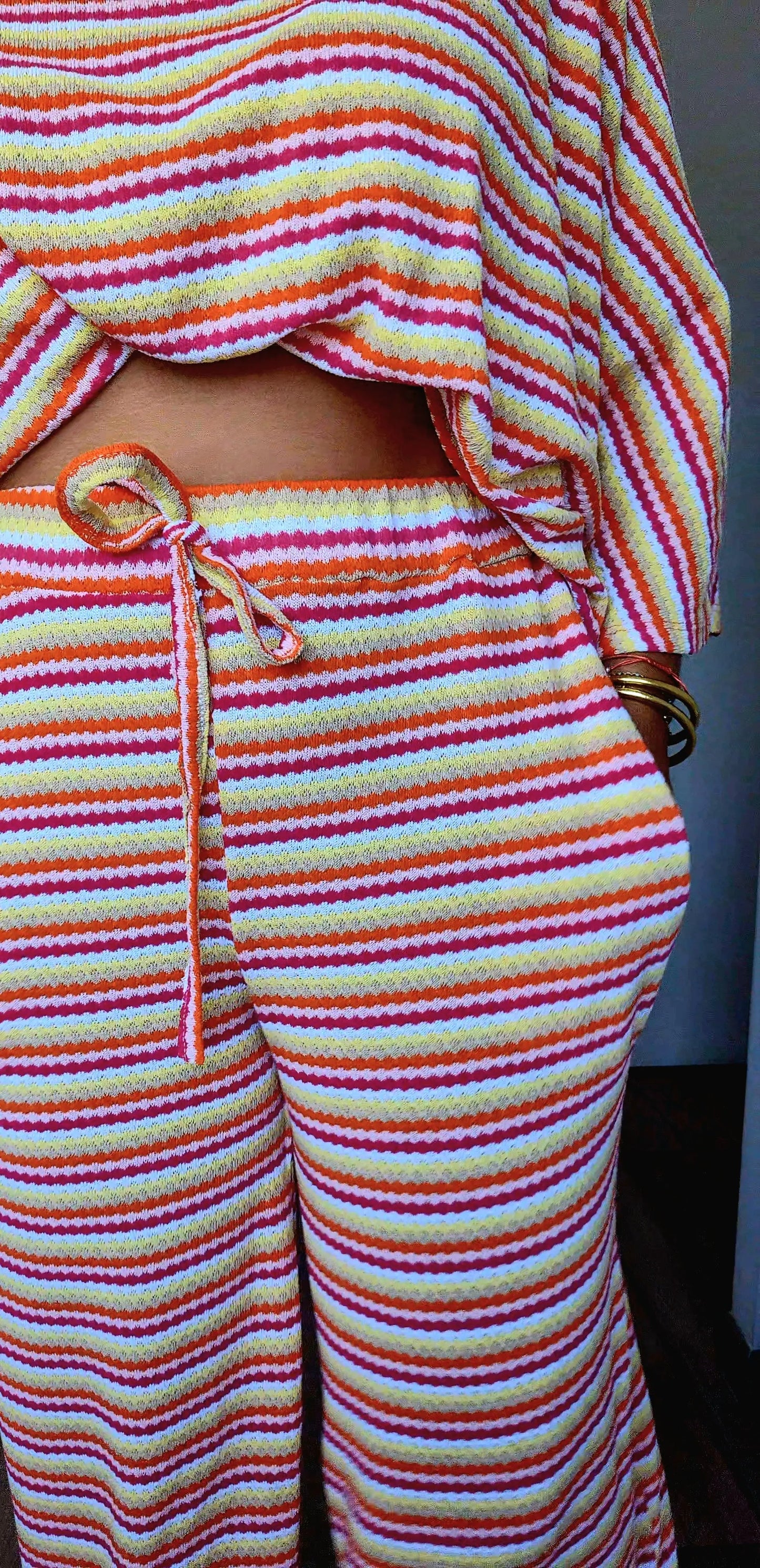 Détail du Pantalon Paloma à rayures avec ceinture à nouer